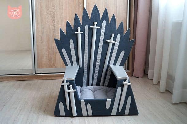 Трон для кошек Iron Throne Cat Bed