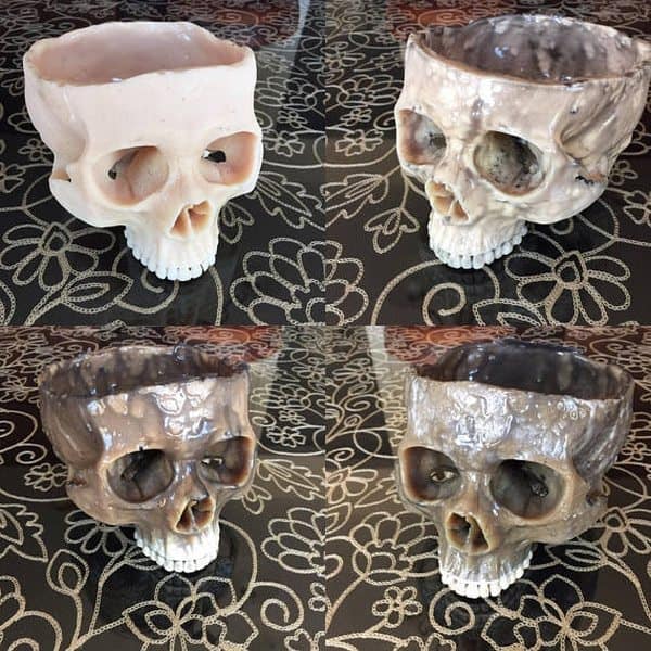 Тарелка в виде человеческого черепа