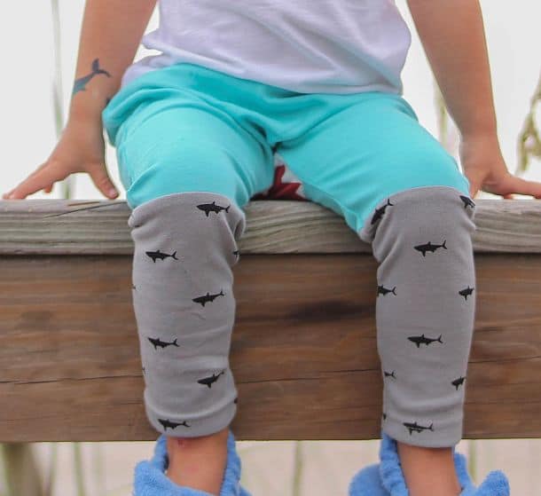 Детские брюки с изображением акулы