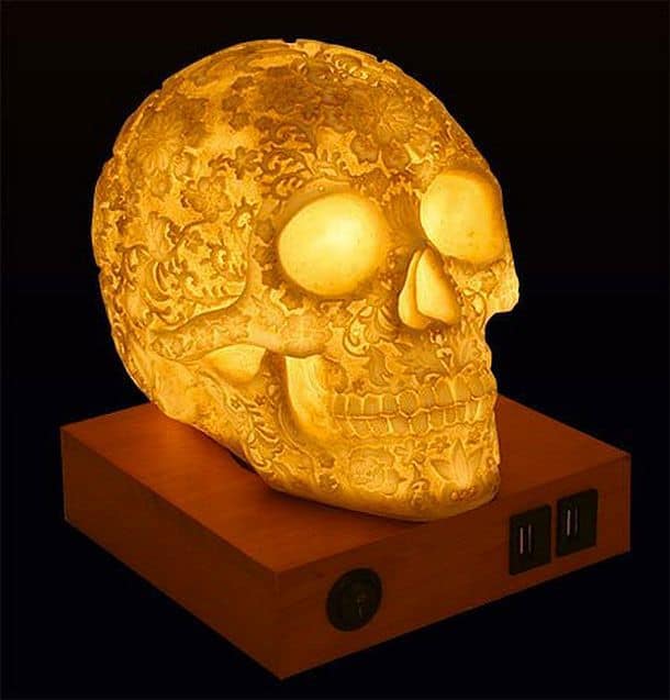 Настольная лампа «День Мертвых» в виде черепа с флористическим орнаментом