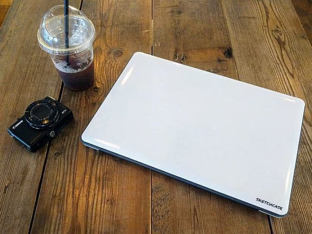 Самоклеящаяся маркерная доска на MacBook Sketchcase