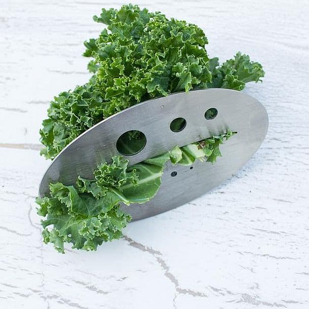 Приспособление для быстрого отделения листьев салатов и зелени от стебельков Kale & Herb Razor