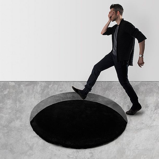 Круглый коврик с иллюзией 3D дыры в полу Void Rug