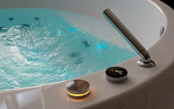 Хромотерапевтическая ванна со встроенной звуковой системой