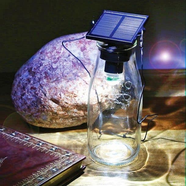 Светодиодная насадка с солнечной батареей на бутылку 