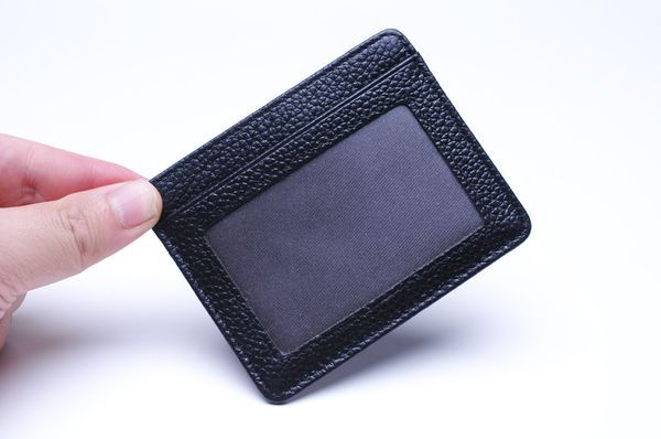 Кожаный кошелёк с RFID-блокировкой