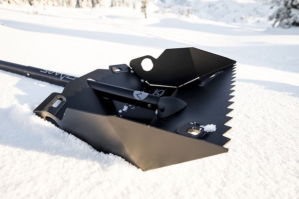 Лопата для уборки снега со встроенным ледоломом DMOS Alpha