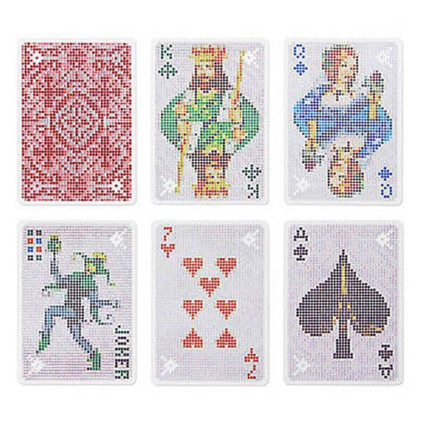 Пикселизированные пластиковые игральные карты с эффектом визуальной иллюзии Kikkerland Playing Cards