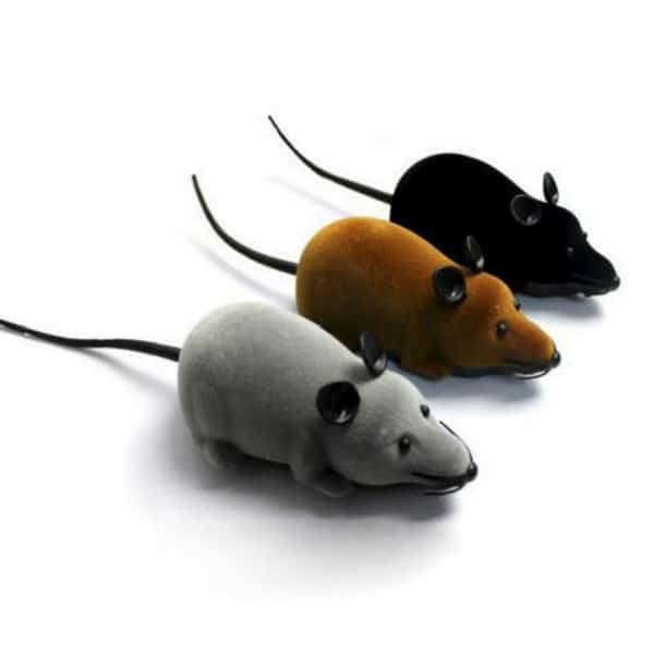 Радиоуправляемая мышка для игр с кошкой