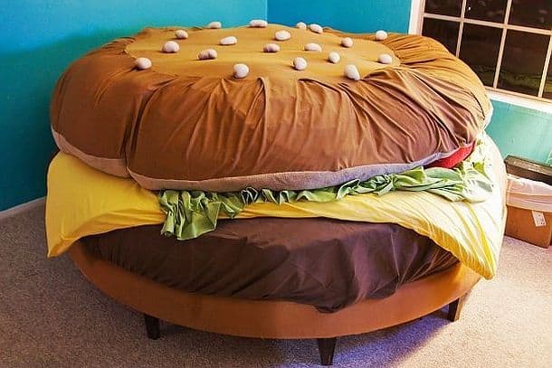Кровать в виде гамбургера 