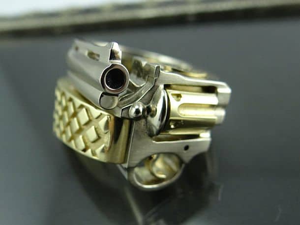 Мужское золотое кольцо в стиле милитари Revolver Ring