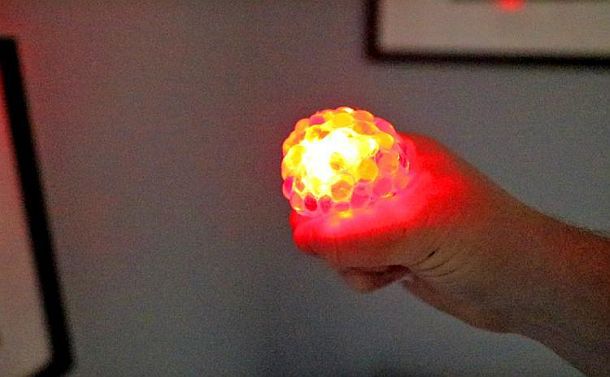 Комплект из 5 антистрессовых светодиодных мячиков-лизунов Qiwoo