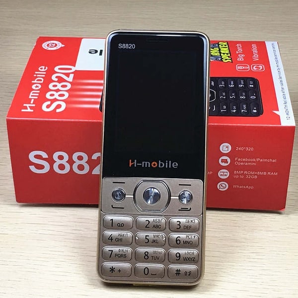 Телефон H-mobile S8820