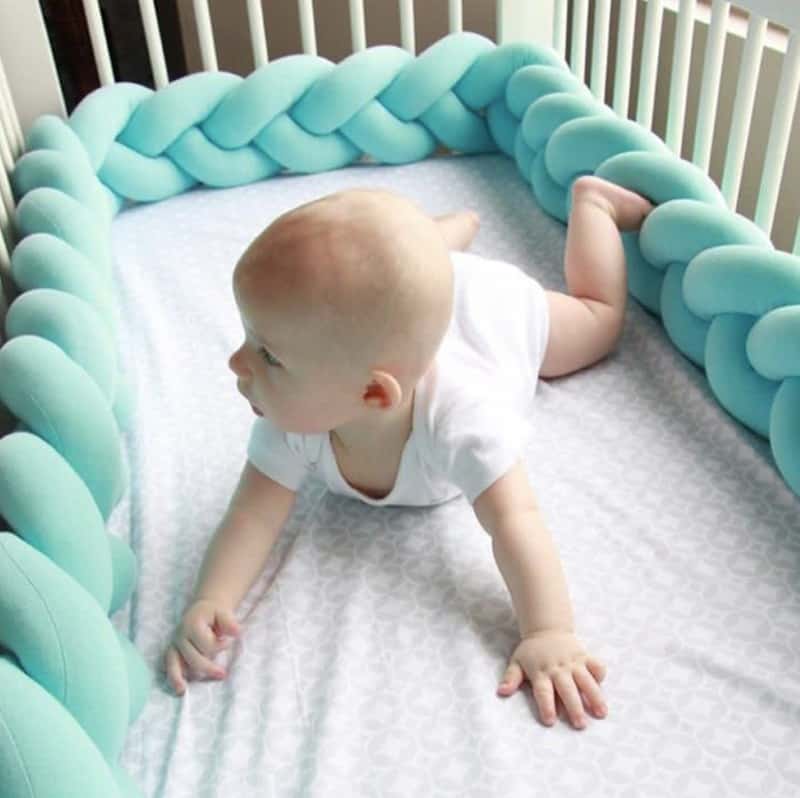 Мягкий плетёный бампер для детских кроваток