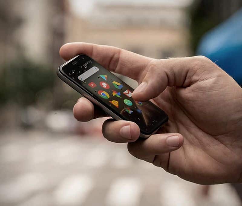 Palm Phone - смартфон-компаньон размером с кредитку