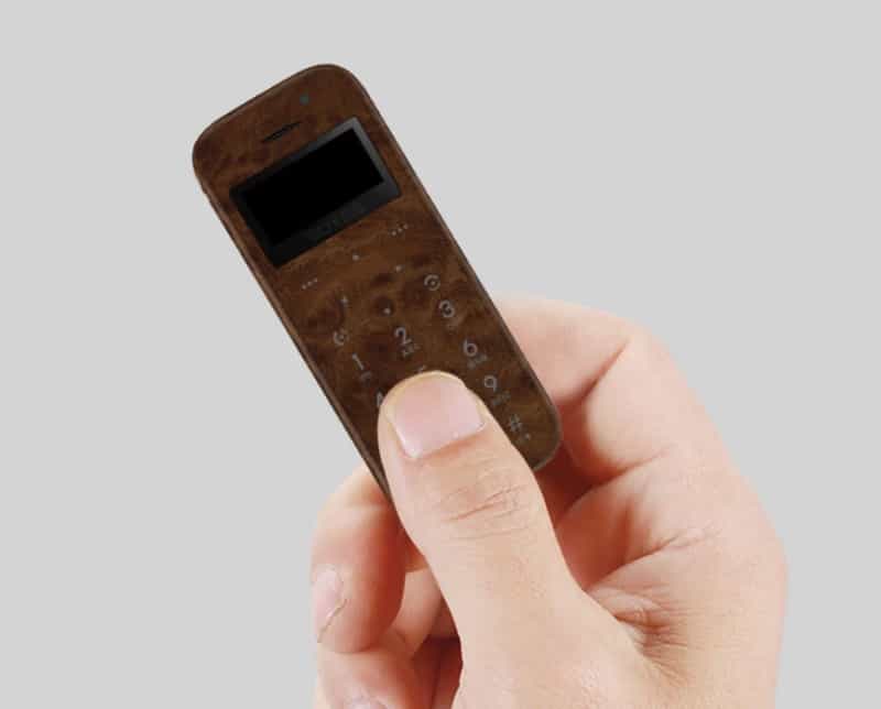 Крохотный телефон SOYES с поддержкой Bluetooth