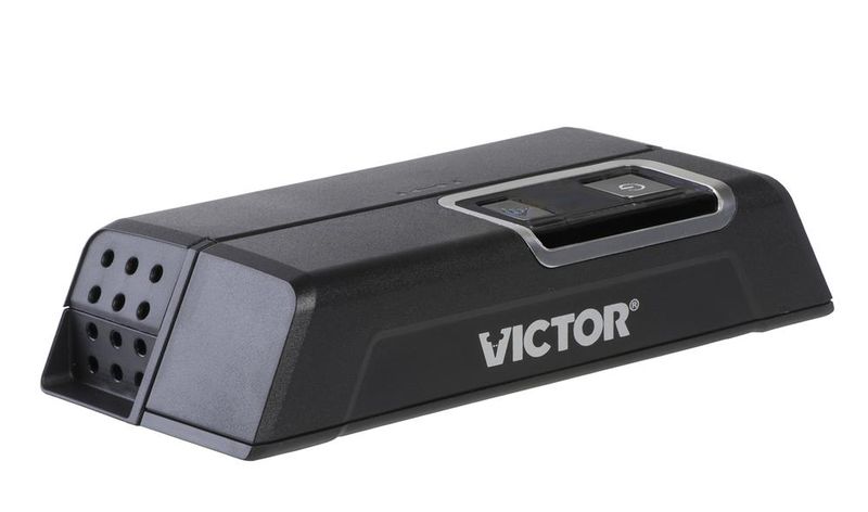 Электрошоковая мышеловка Victor M1 с управлением по Wi-Fi